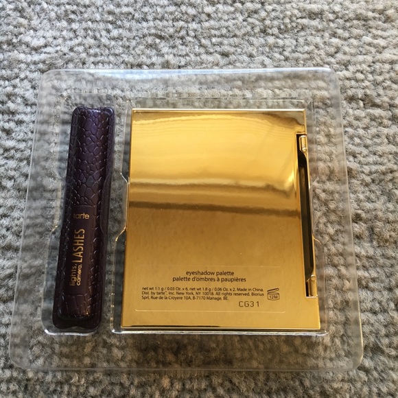 ꧁• ❤︎ TARTE FLAWLESS on the FLY PALETTE! ❤︎ •꧂ - Picture 4 of 4